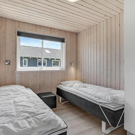 7 Bedroom Cozy In Sydals