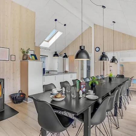 7 Bedroom Cozy In Sydals *