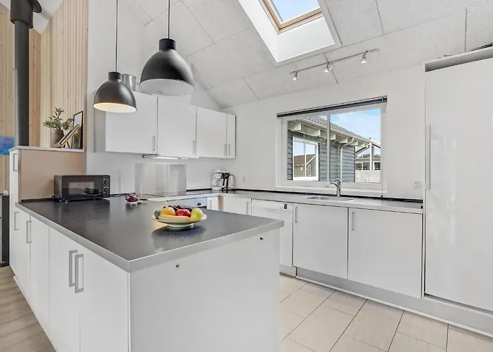 7 Bedroom Cozy In Sydals Sonderby (Sonderjylland)