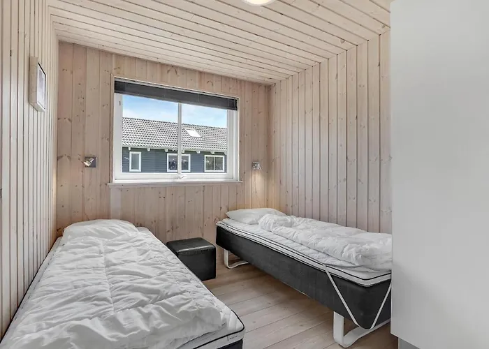 7 Bedroom Cozy In Sydals