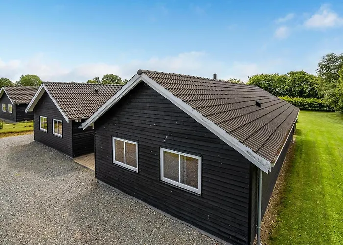7 Bedroom Cozy In Sydals Høruphav