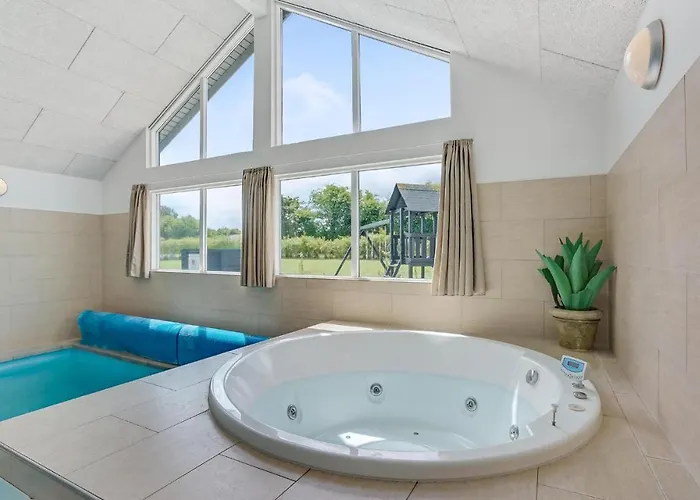7 Bedroom Cozy In Sydals
