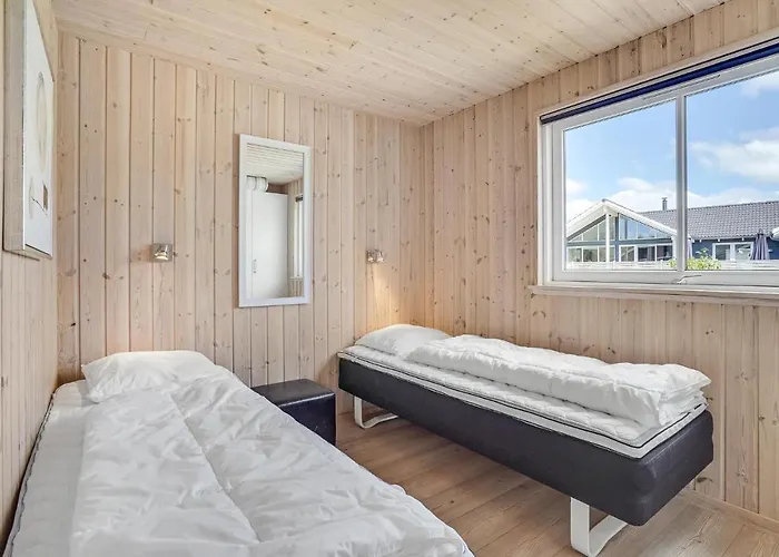 7 Bedroom Cozy In Sydals * Sonderby (Sonderjylland)