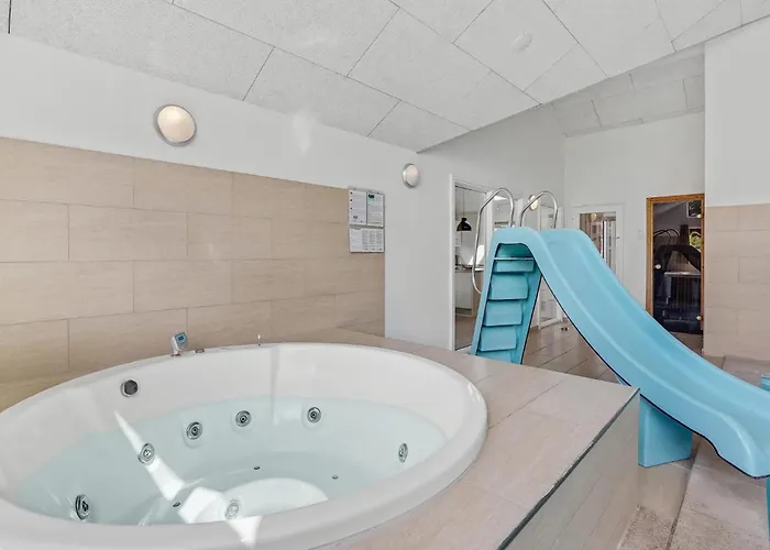 7 Bedroom Cozy In Sydals Casa de Férias